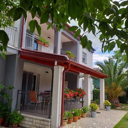 Apartment Nevia Fažana Екстериор снимка